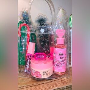 Pink Bath and Body Gift Set